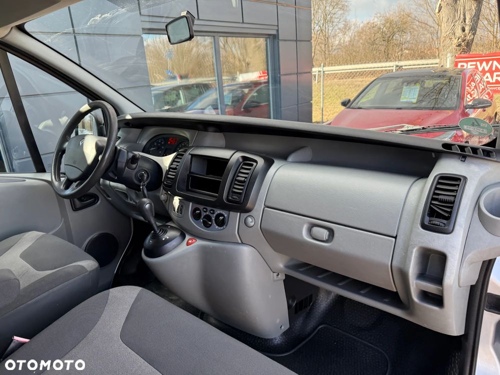 Renault Trafic 2.0 dCi Long 2x Boczne drzwi Klimatyzacja Elektryczne Szyby Gwarancja - 22