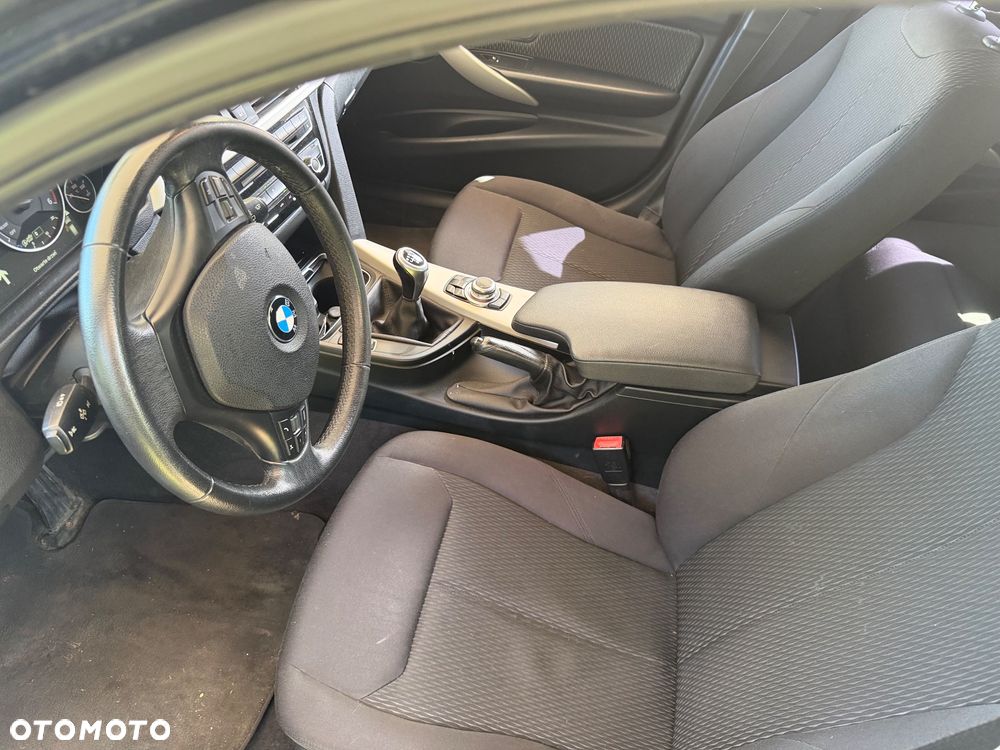 BMW Seria 3 316d Luxury Line EU6 - 12