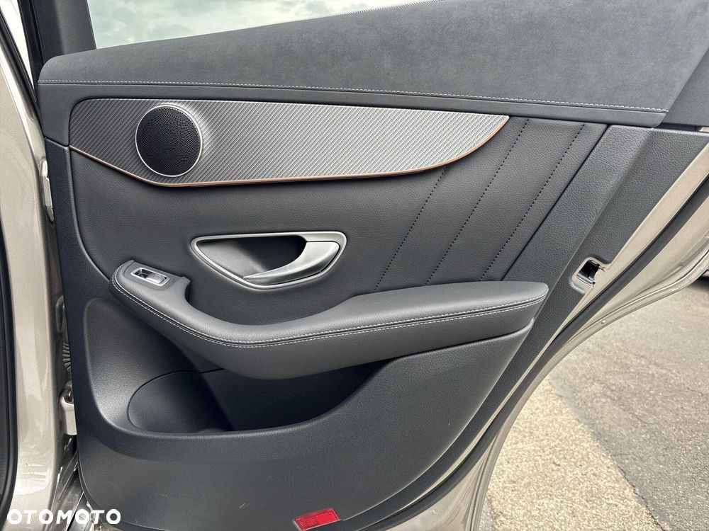 Mercedes-Benz EQC - 23