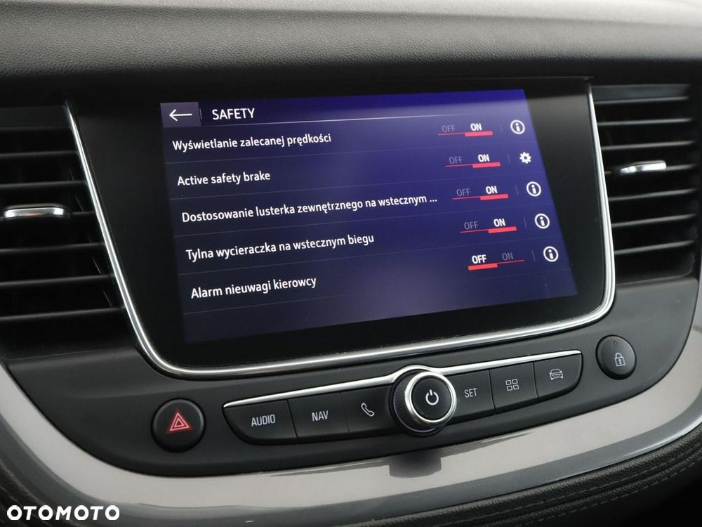 Opel Grandland X 1.2 Start/Stop Automatik Business INNOVATION - 27