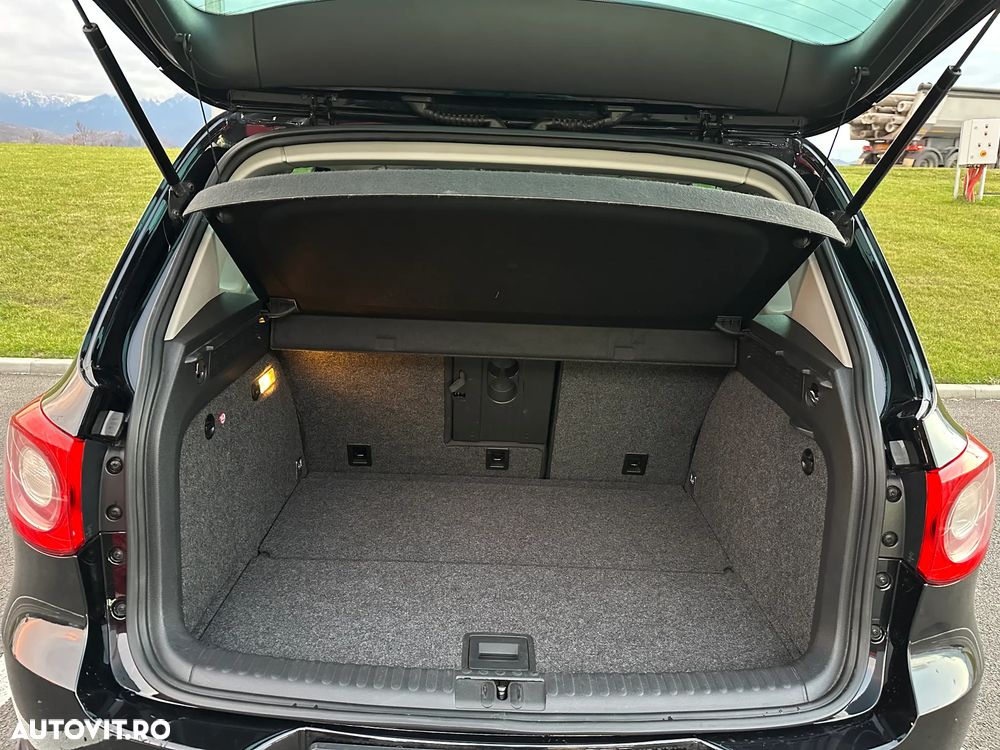 Volkswagen Tiguan - 11