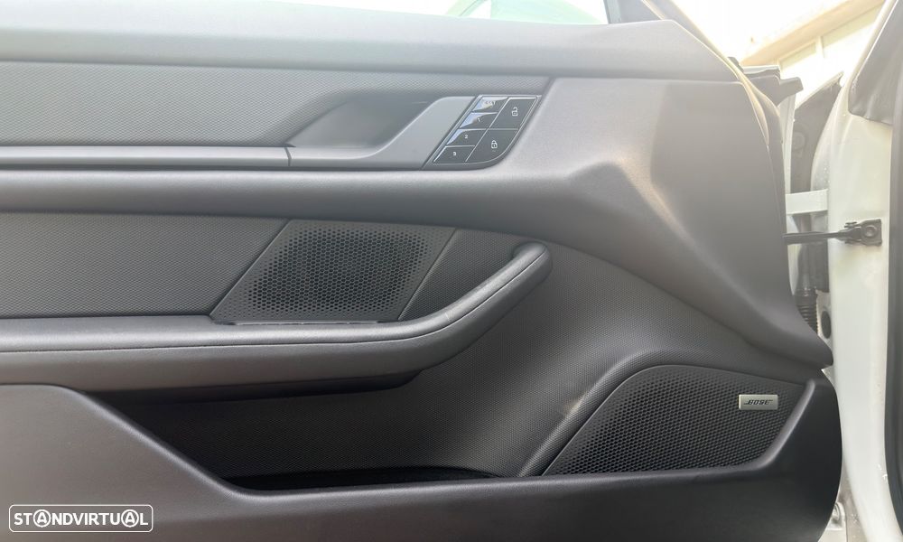 Porsche Taycan 4S Bateria Performance Plus - 27