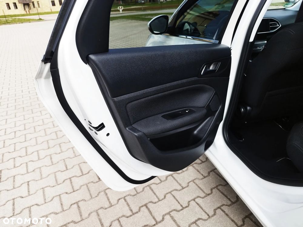 Peugeot 308 1.6 Premium - 23