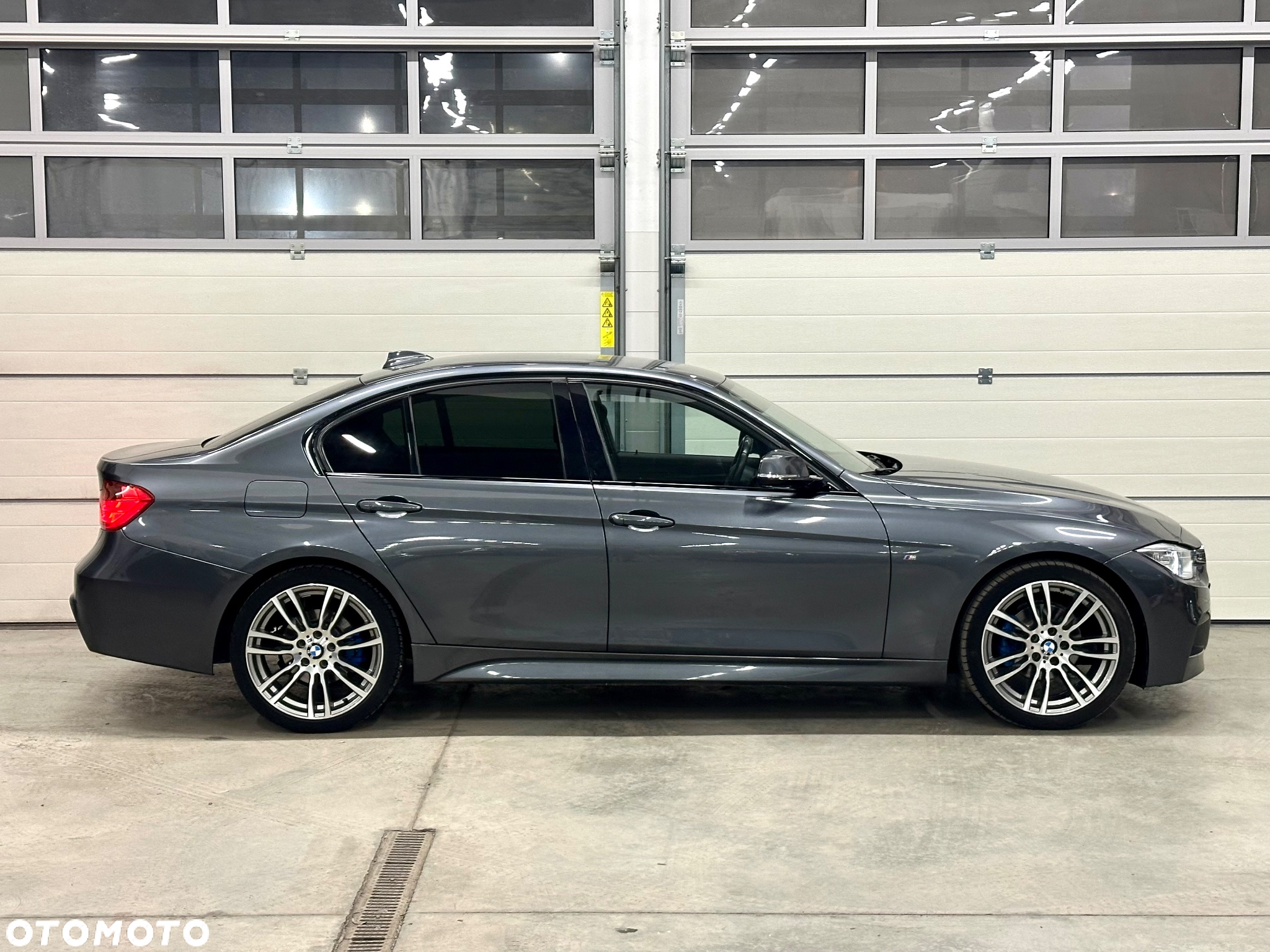 BMW Seria 3 318d M Sport EU6 - 4