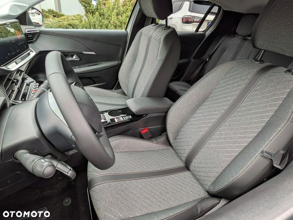 Peugeot 208 - 9