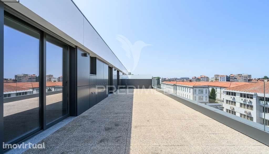 T4 Último Piso com Terraço de 120 m² na Rotunda da Boavista – Porto - Grande imagem: 2/16