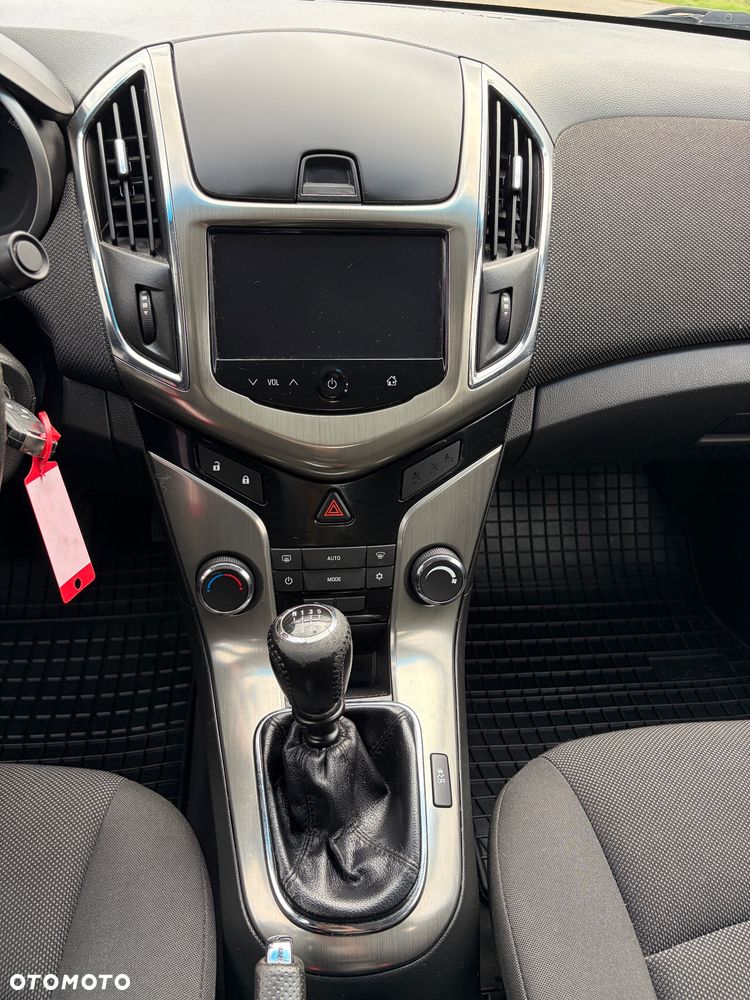 Chevrolet Cruze 1.6 LT+ - 24