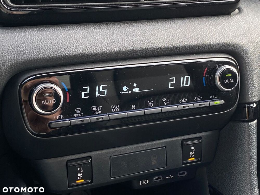 Toyota Yaris Hybrid 1.5 Premiere Edition - 19
