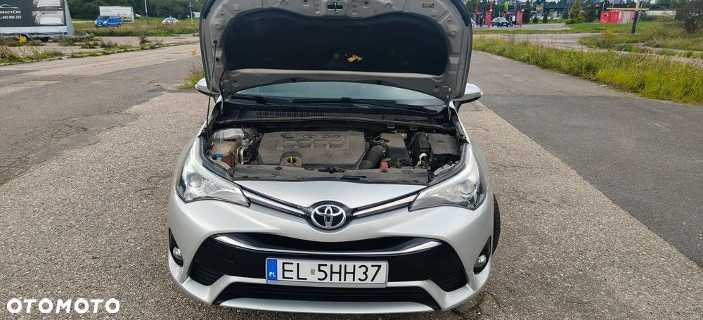 Toyota Avensis 1.8 Premium - 15