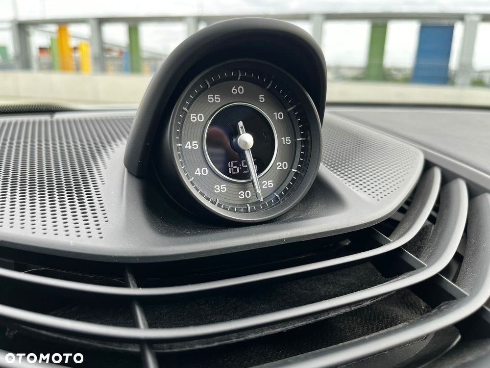 Porsche Taycan Turbo - 33