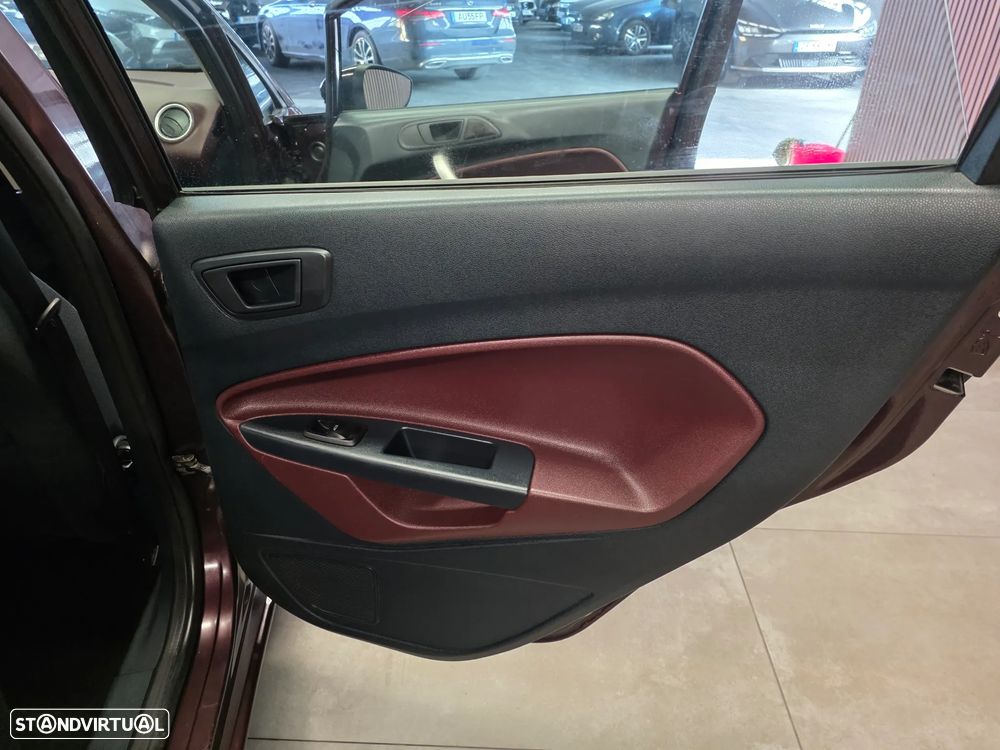 Ford Fiesta 1.6 TDCI Titanium - 10