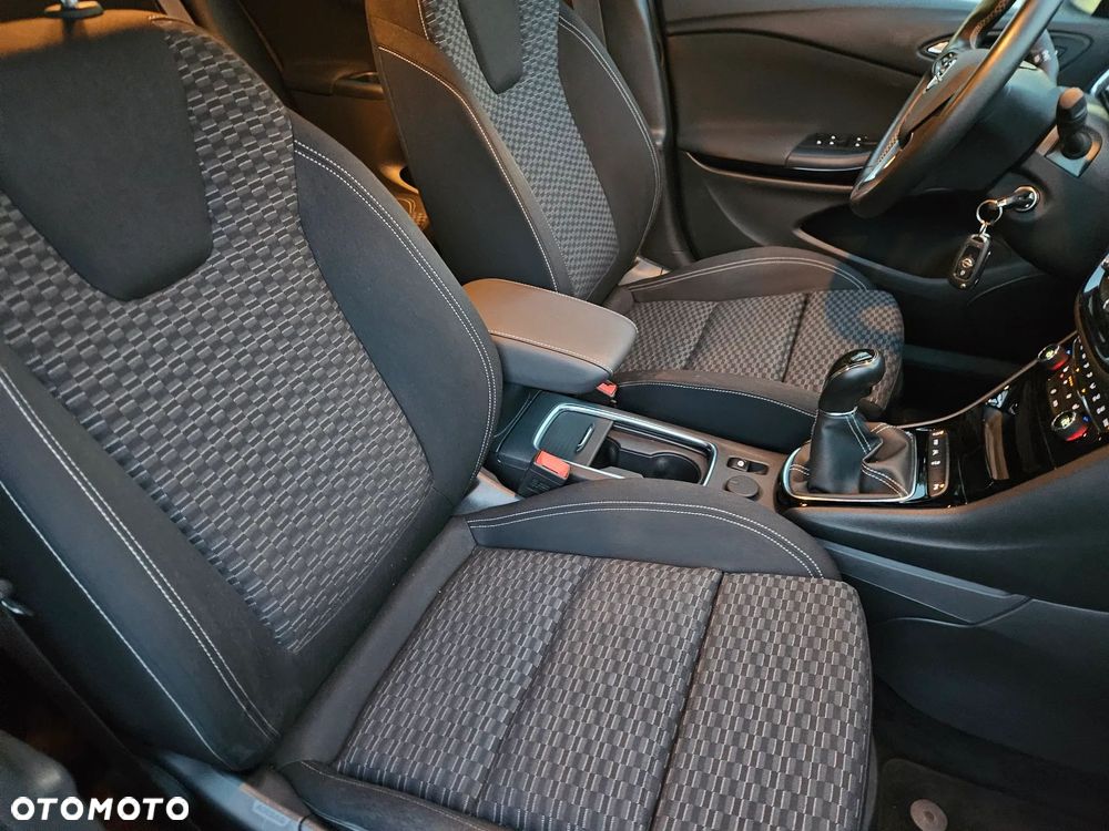 Opel Astra 1.4 Turbo Dynamic - 20