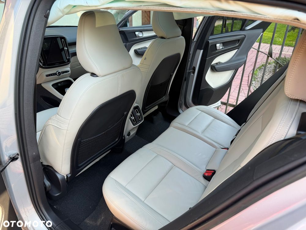 Volvo XC 40 B5 B AWD Ultimate Dark - 30