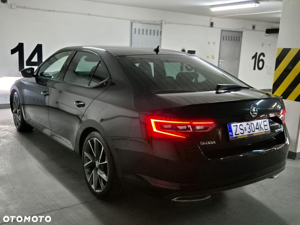 Skoda Superb 2.0 TDI SCR Sportline DSG - 4