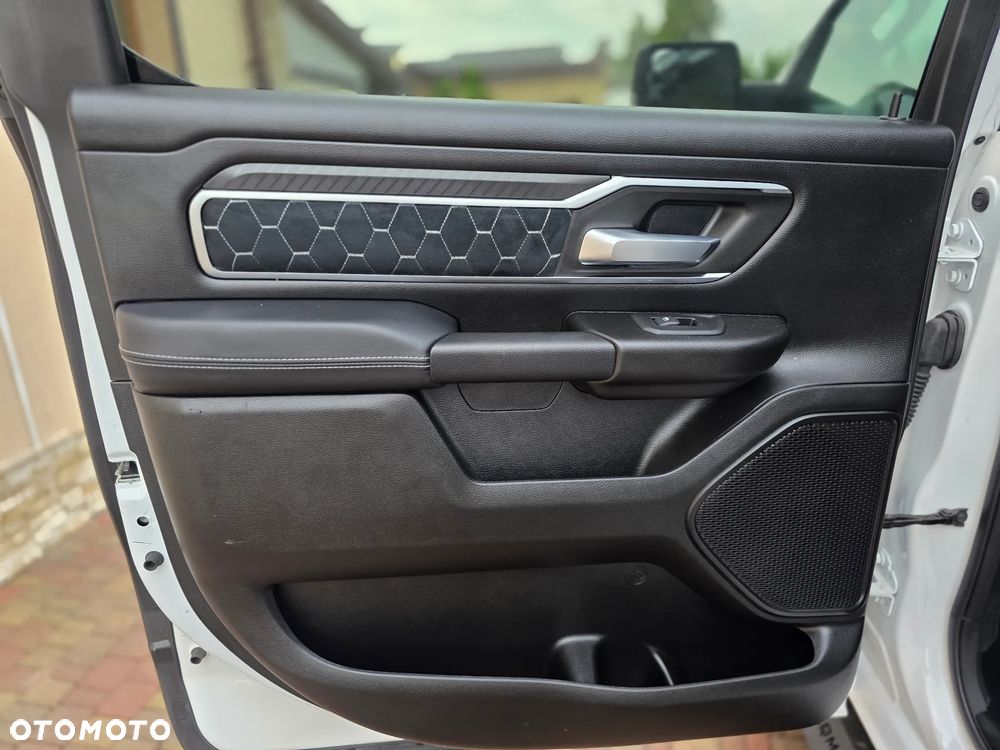 RAM 1500 - 10