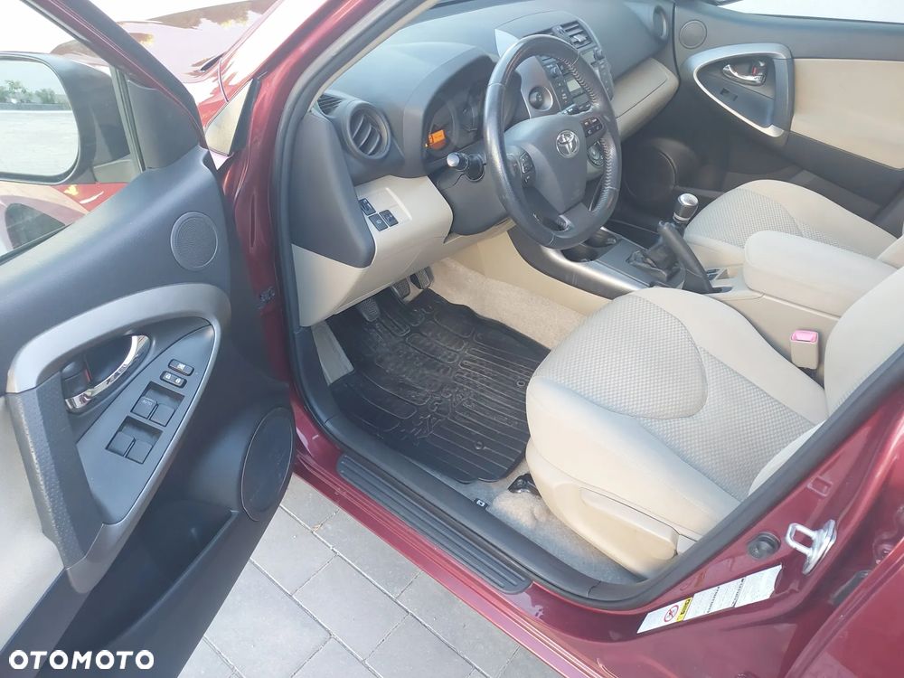 Toyota RAV4 - 14