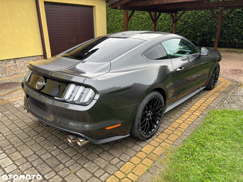 Ford Mustang - 4