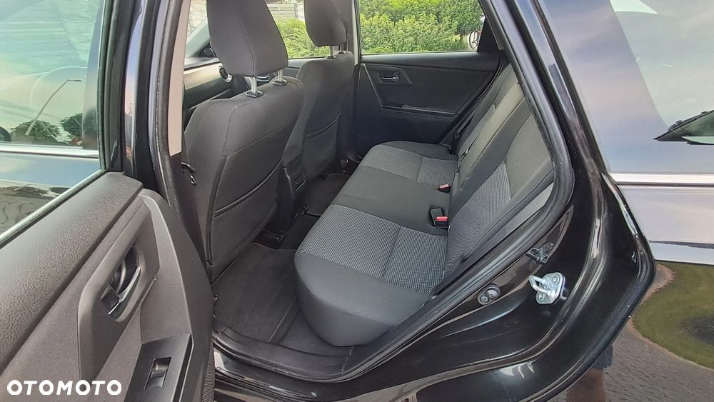 Toyota Auris 1.6 Valvematic Executive - 6