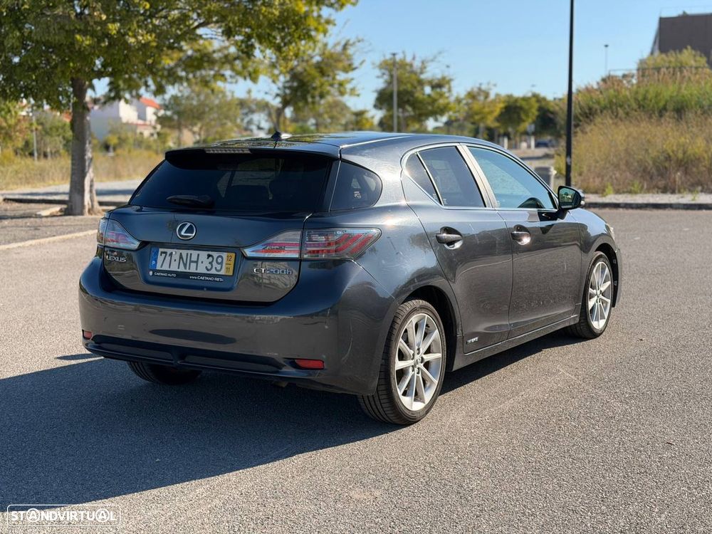 Lexus CT 200h - 9
