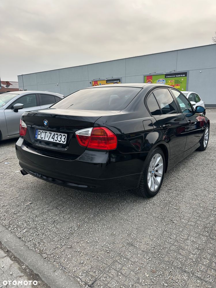 BMW Seria 3 318i - 1