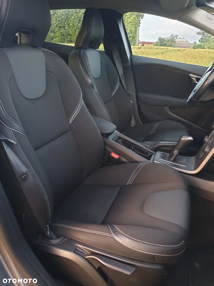 Volvo V40 D2 - 4