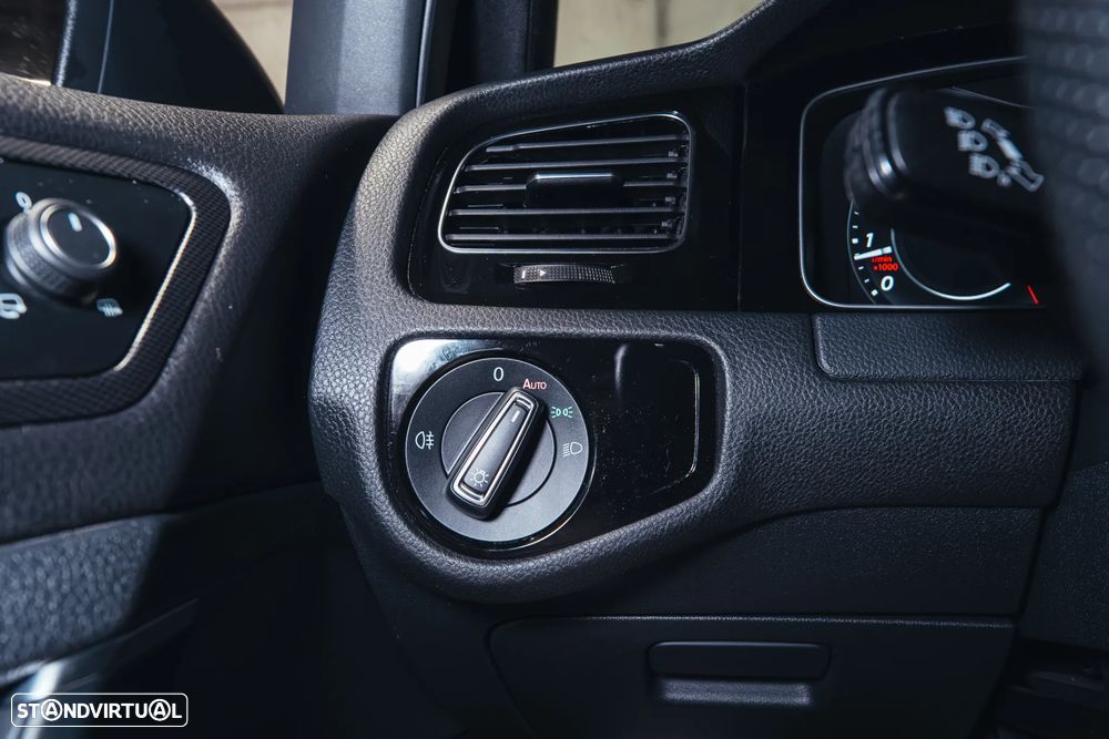 VW Golf GTI TCR 2.0 TSI OPF DSG - 28
