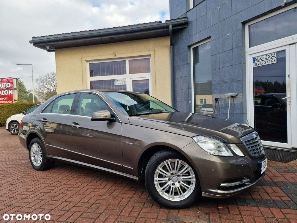 Mercedes-Benz Klasa E 250 BlueEFFICIENCY 7G-TRONIC Elegance - 13