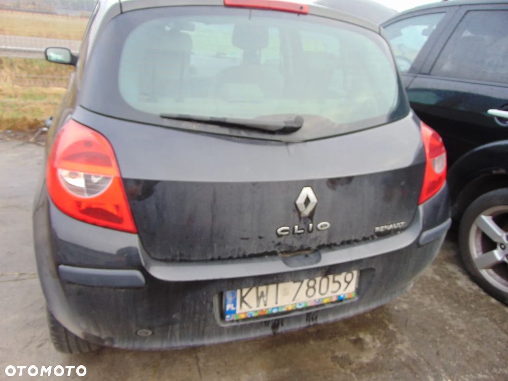 zderzak tył tylni tylny pdc 5d NV676 RENAULT CLIO III 3D - 1