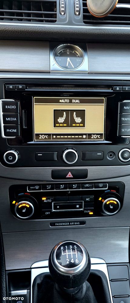 Volkswagen Passat 2.0 TDI BlueMotion Technology Trendline - 13