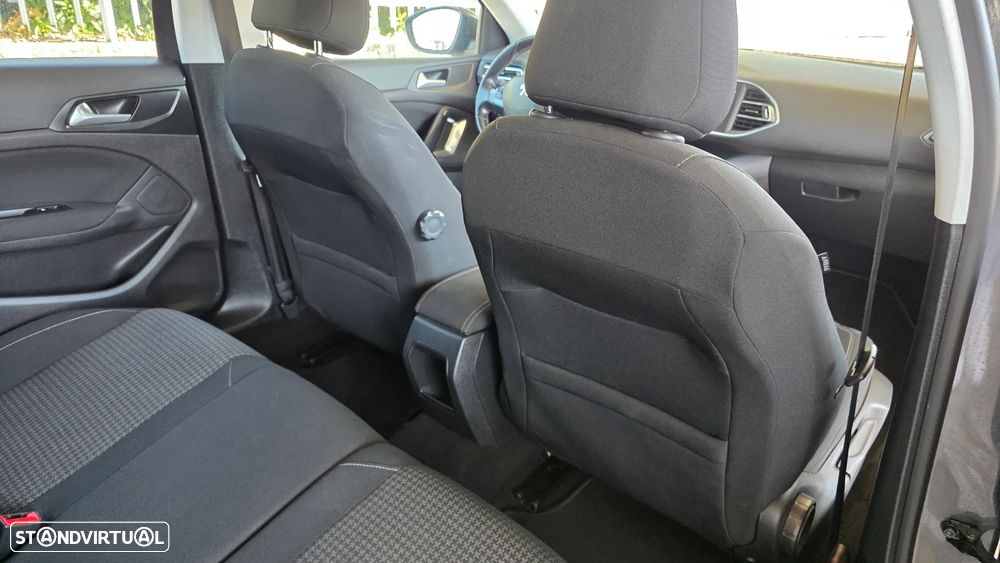 Peugeot 308 SW 1.6 BlueHDi Style - 23