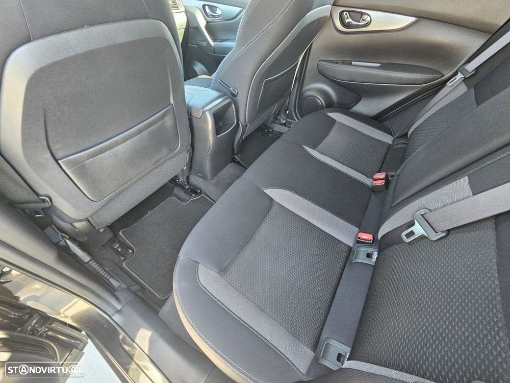 Nissan Qashqai 1.3 DIG-T N-Connecta LED+SKY - 22