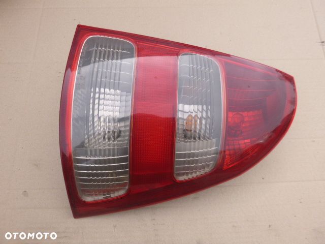 LAMPA PRAWY TYŁ PRAWA TYLNA TOYOTA COROLLA E12 KOMBI - 2