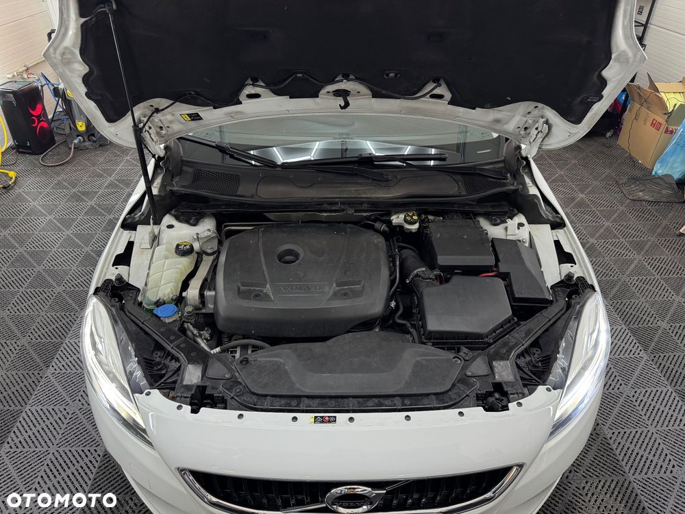 Volvo V40 T2 Geartronic Momentum - 28