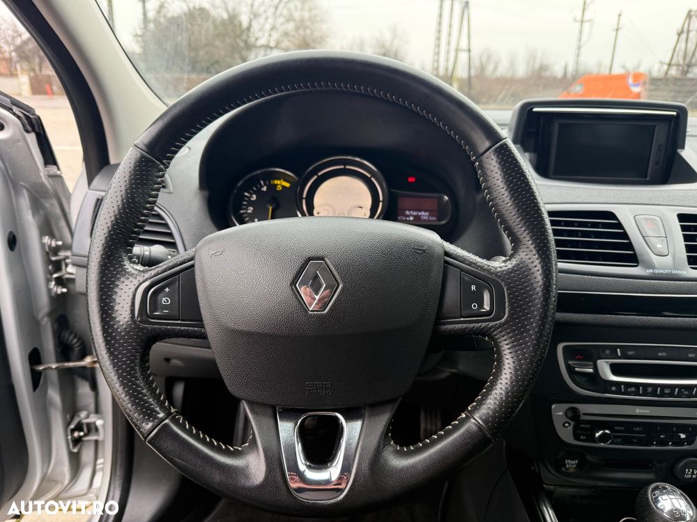 Renault Megane ENERGY dCi 110 Start & Stop Bose Edition - 14