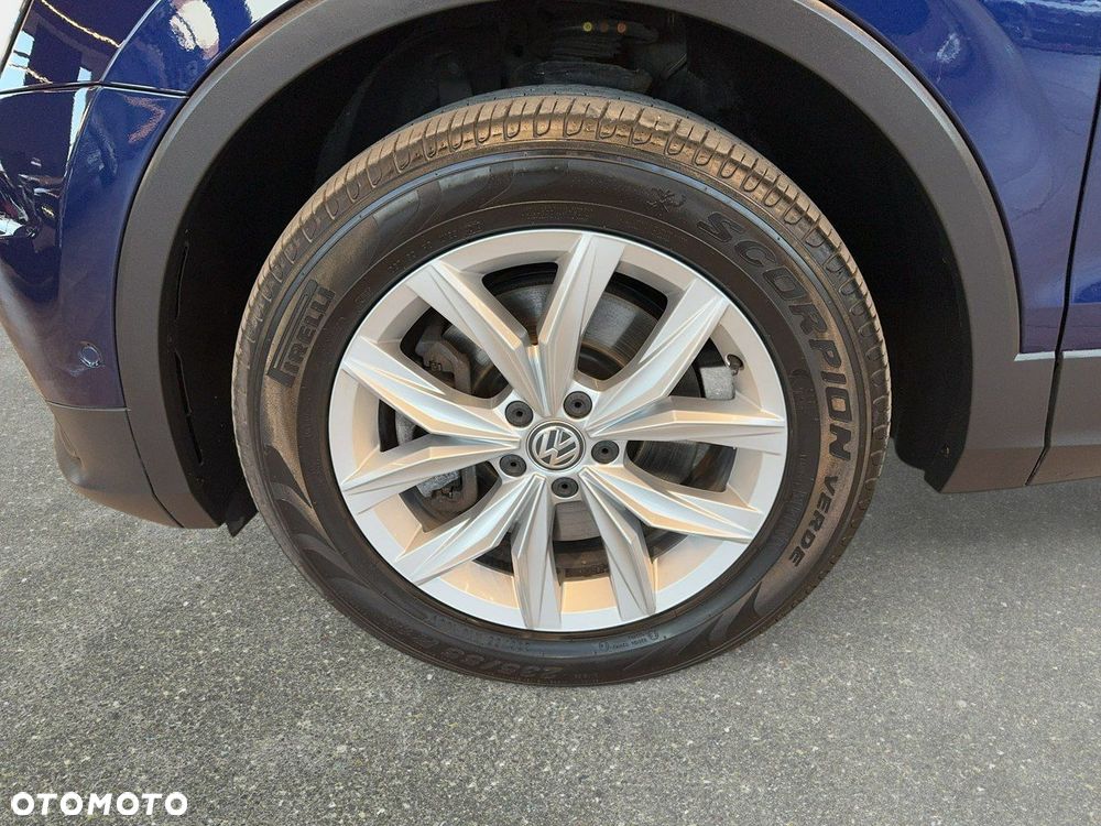 Volkswagen Tiguan - 11