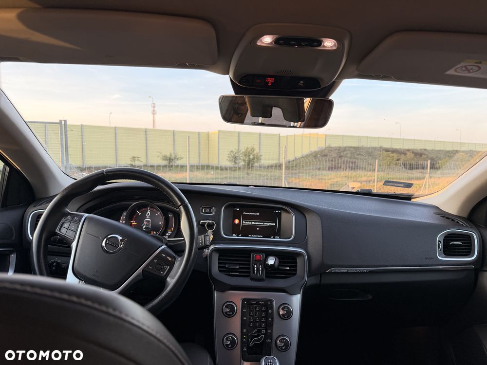 Volvo V40 Cross Country 2016 photo 3
