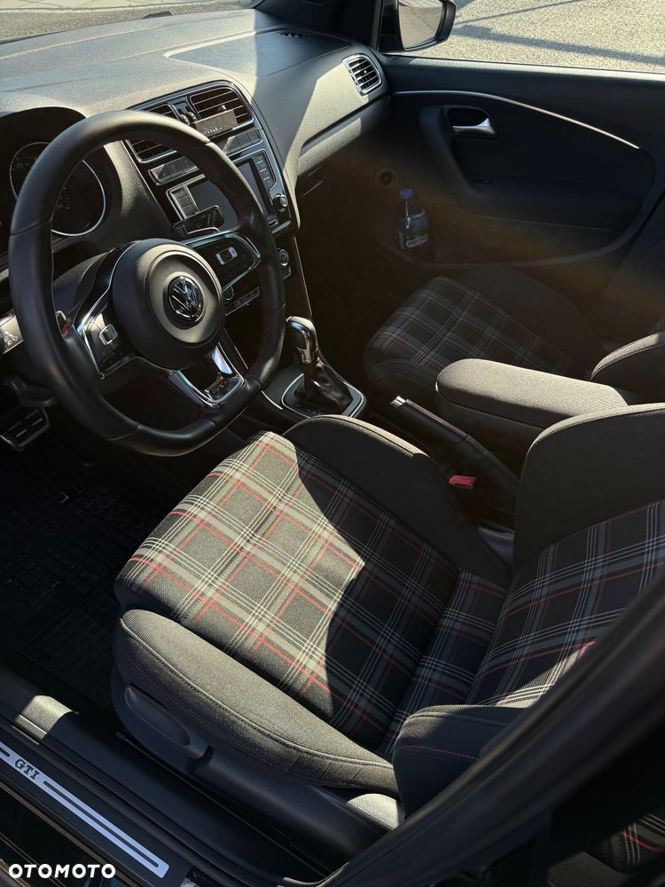 Volkswagen Polo 1.8 TSI BMT GTI DSG - 25