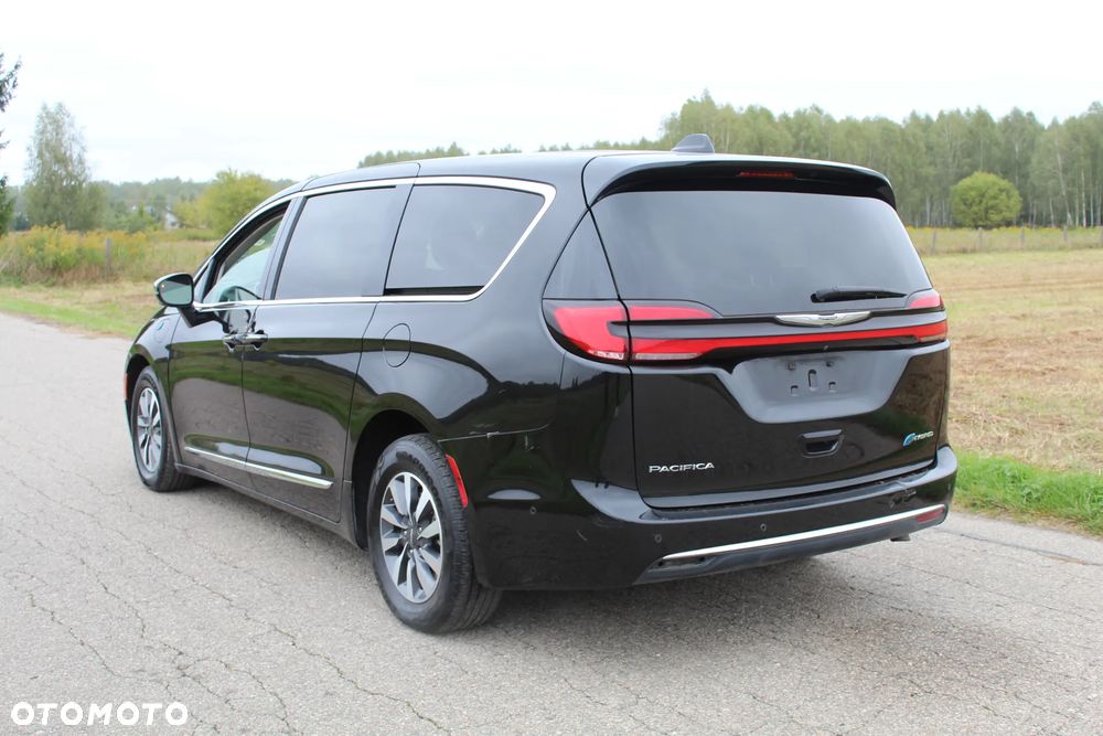 Chrysler Pacifica - 2