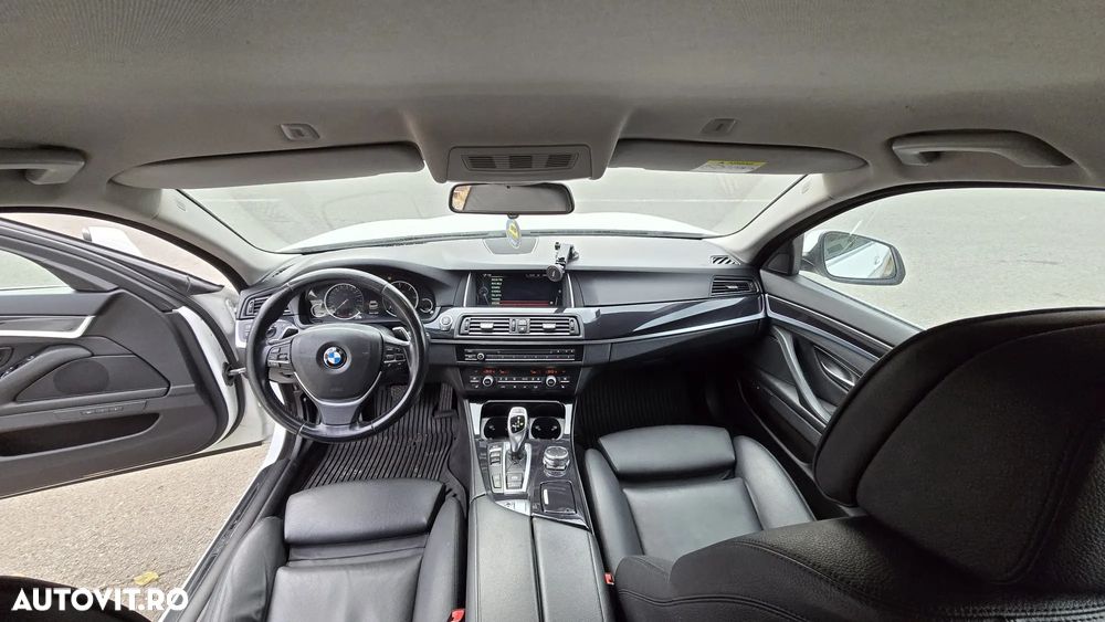 BMW Seria 5 525d xDrive AT - 16