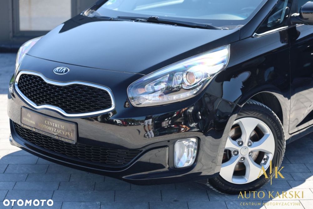Kia Carens - 11