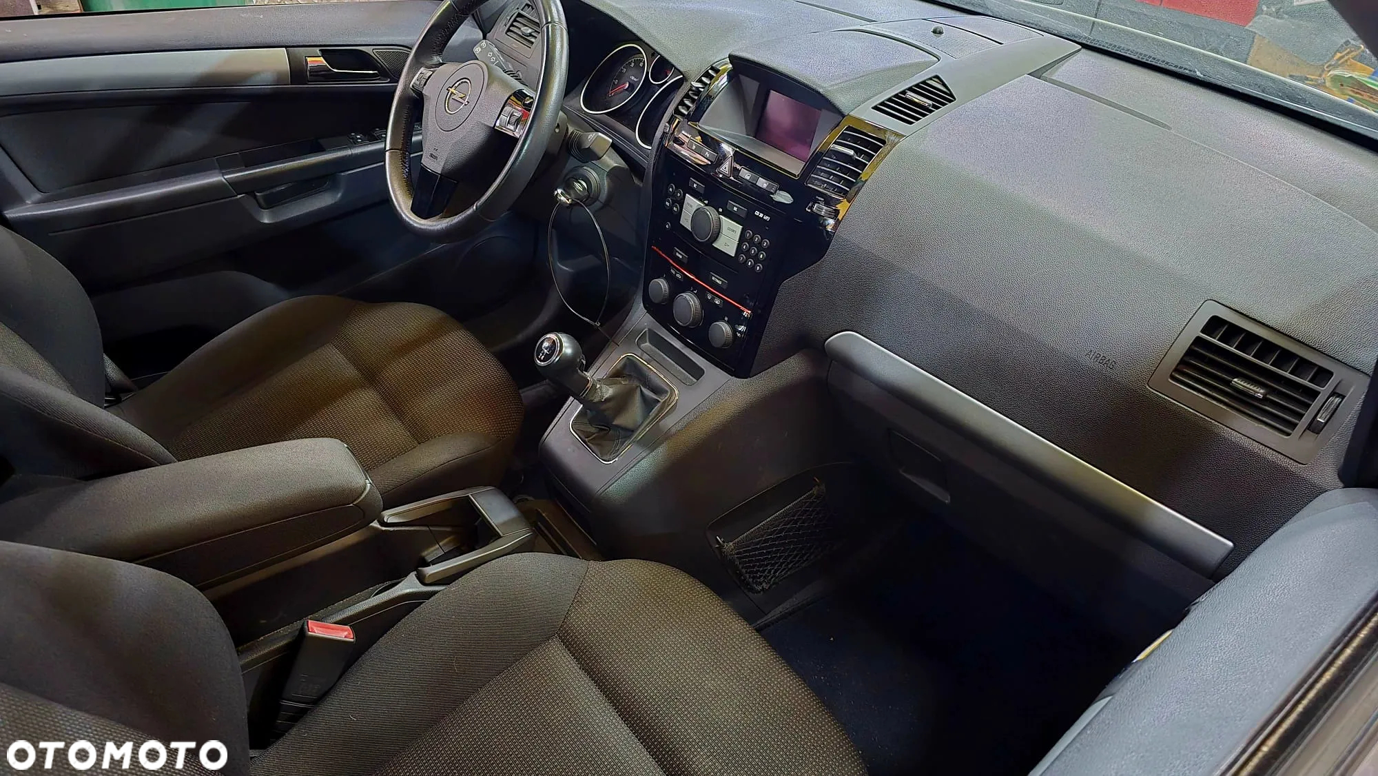 Opel Zafira 1.8 Cosmo - 11