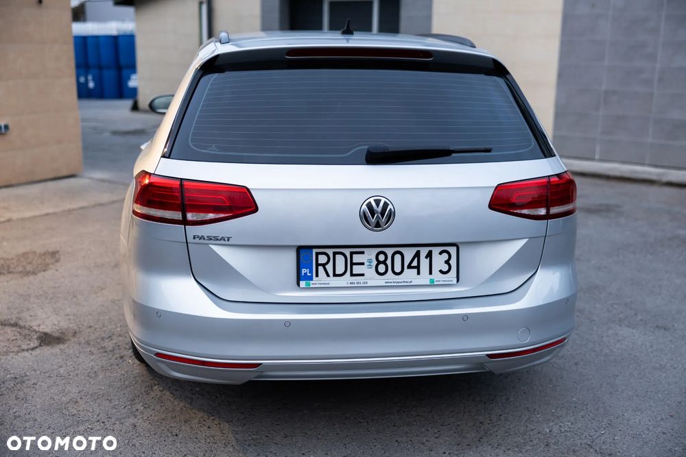 Volkswagen Passat - 10
