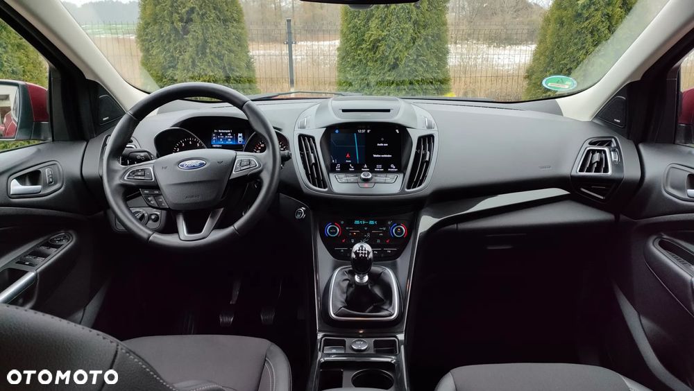 Ford Kuga 1.5 EcoBoost 2x4 Titanium - 12