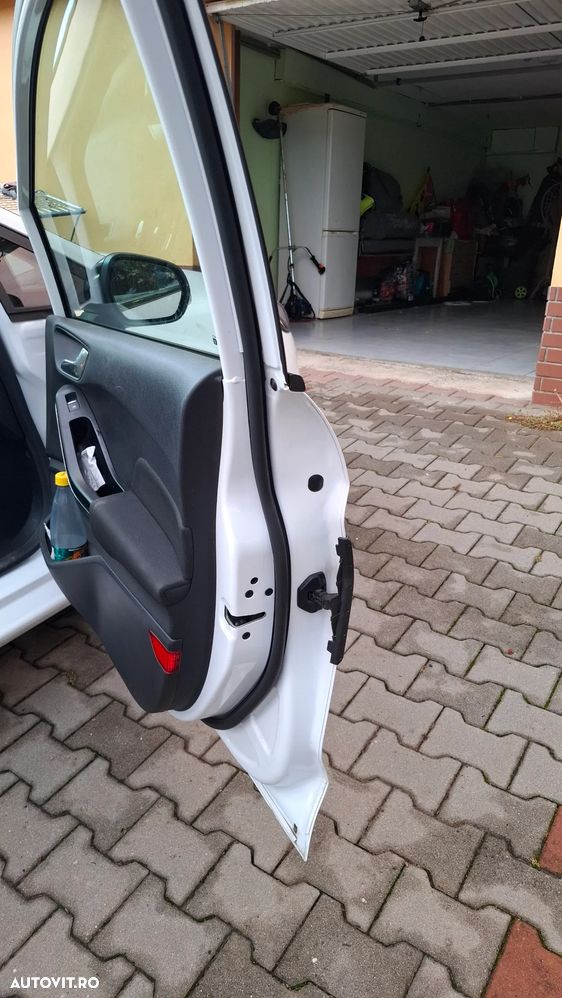 Ford Fiesta 1.0 EcoBoost Titanium - 9