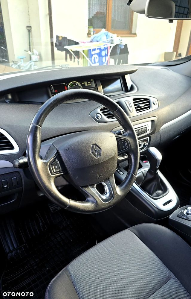 Renault Scenic 1.5 dCi Life EDC - 8