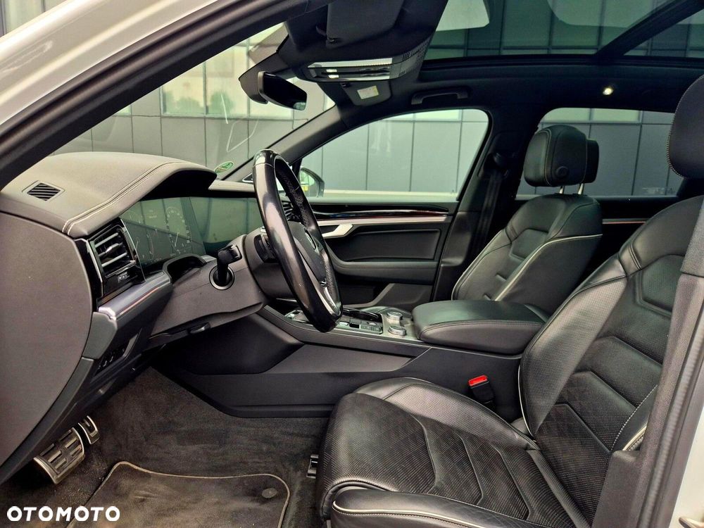 Volkswagen Touareg 3.0 V6 TDI SCR 4Mot R-Line - 13