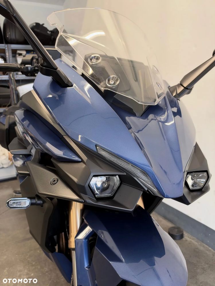Suzuki GSX - 32