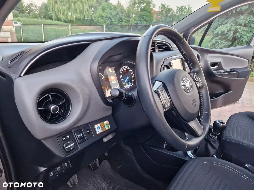 Toyota Yaris 1.5 Premium - 17