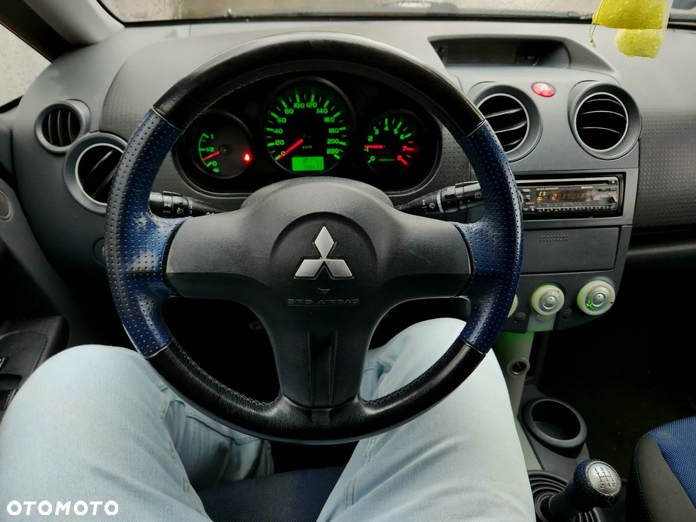 Mitsubishi Colt 1.3 Invite Edition Gold - 11