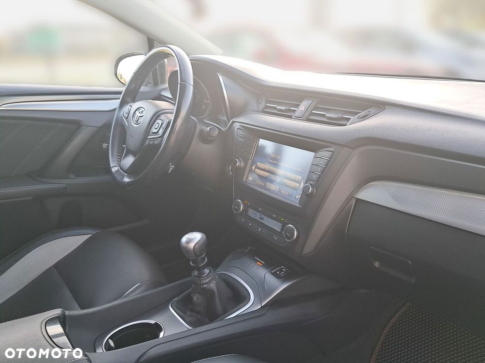 Toyota Avensis - 33